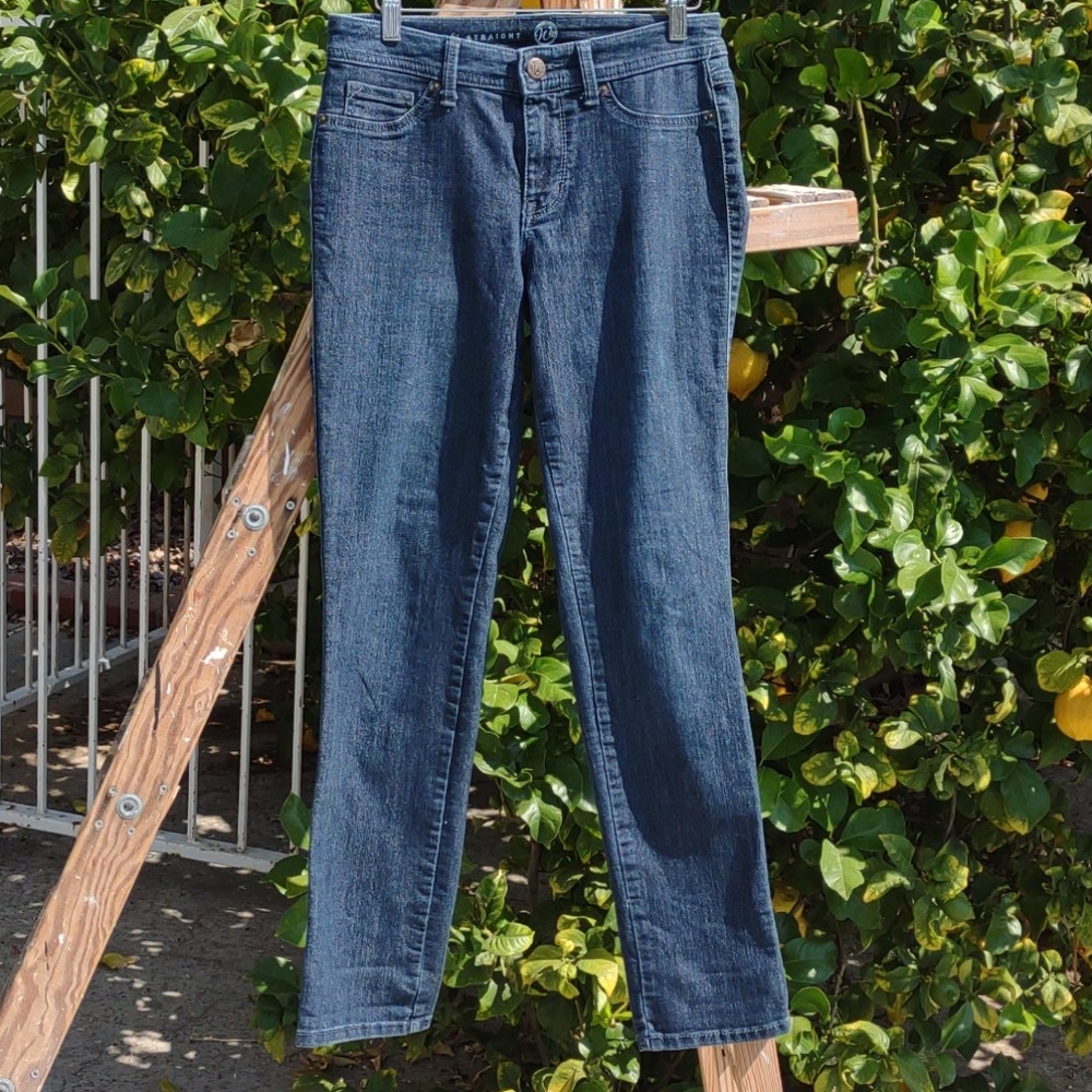 Westport 62 Signature Fit Straight Skinny Jeans 4